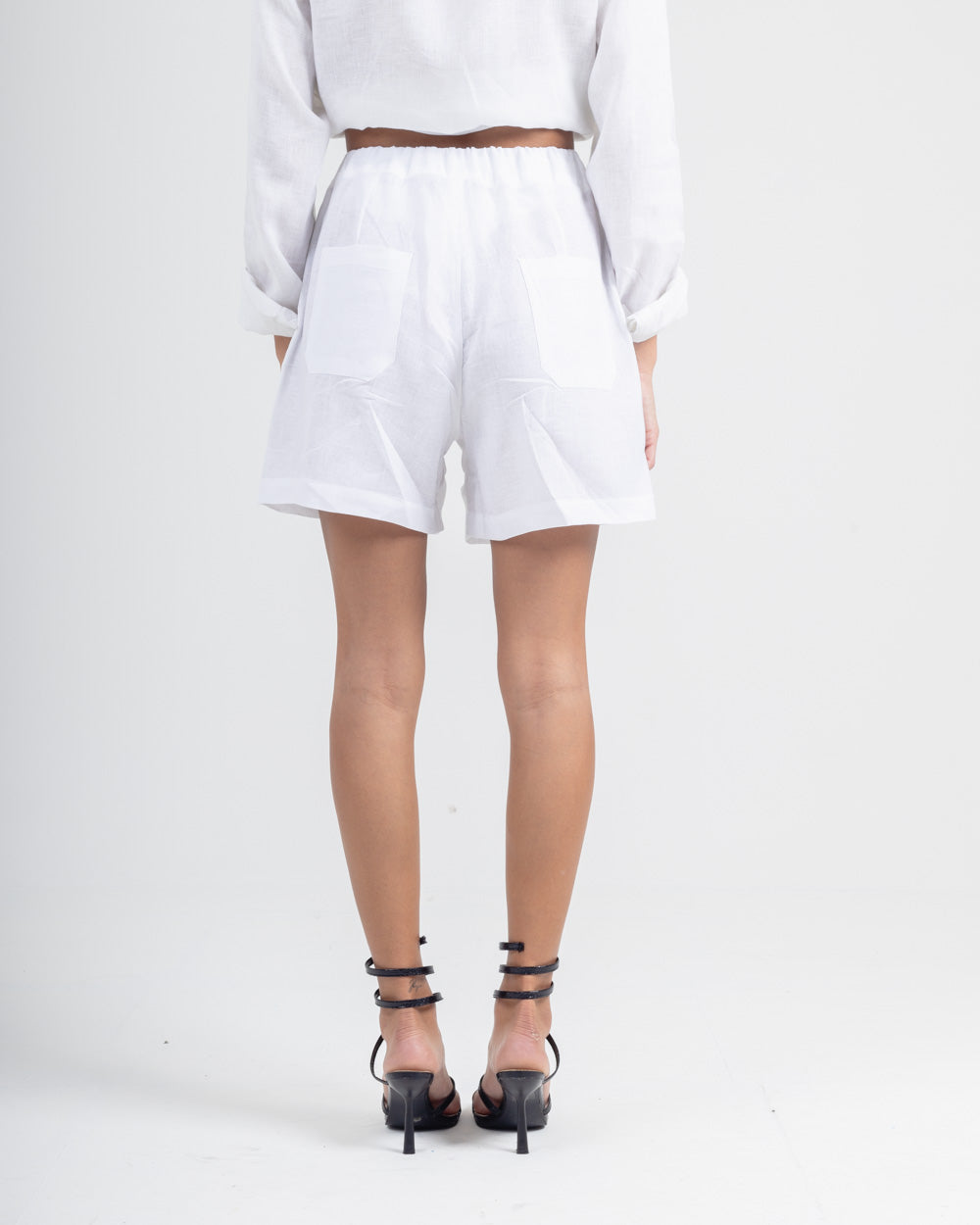 WHITE 100% LINEN SHORT
