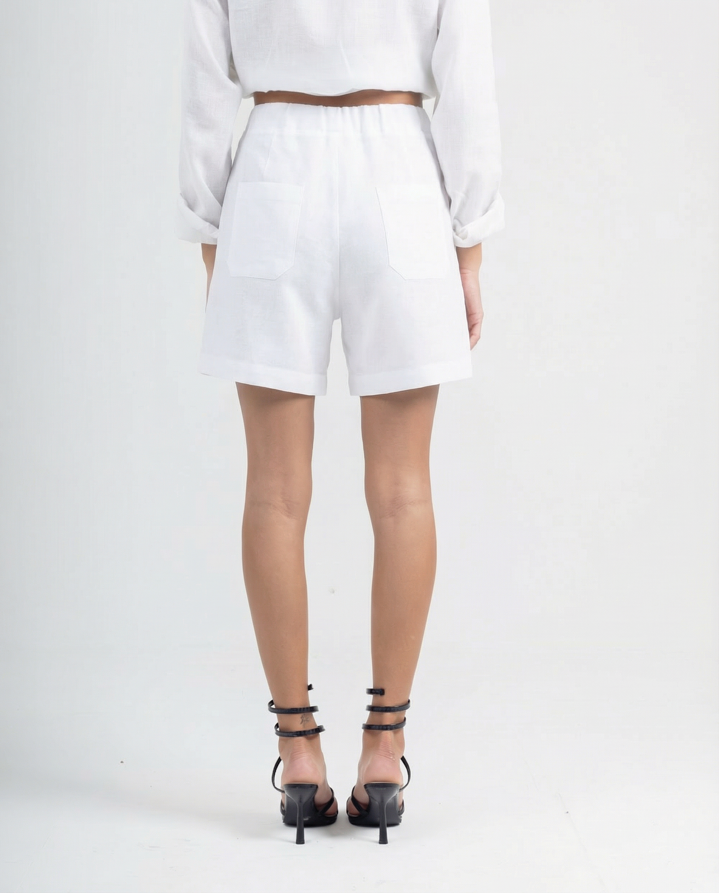 WHITE 100% LINEN SHORT